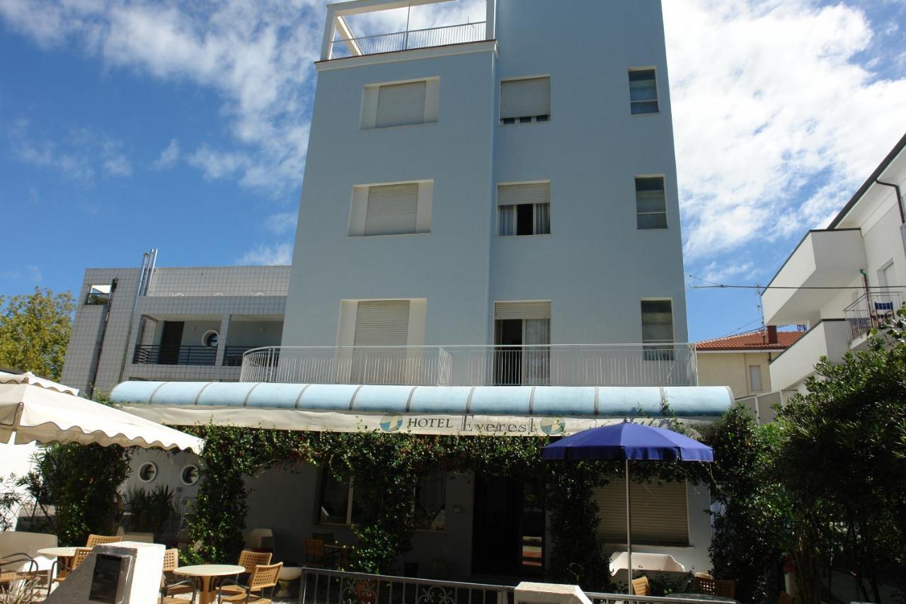 Hotel Everest